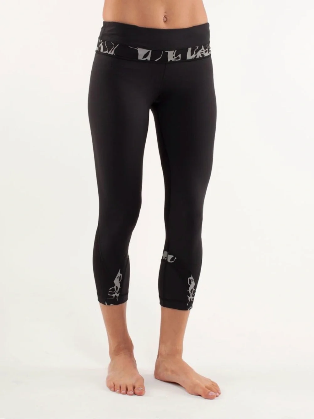 Lululemon Run Inspire Crop II Leggings Black Reflective Pattern Size 2